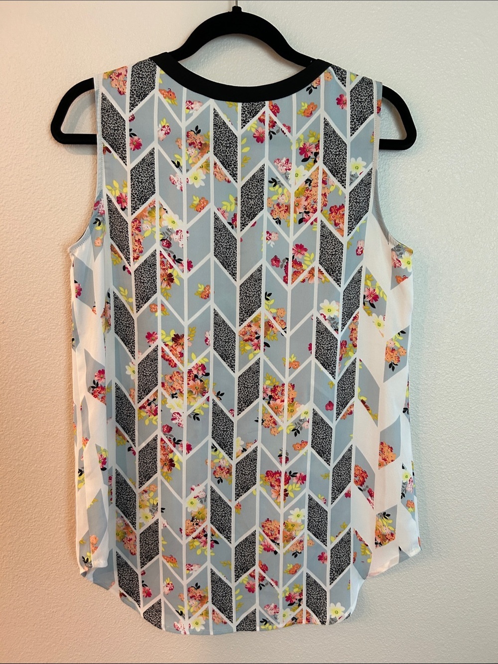 CAbi Floral Chevron Sleeveless Top with Black Trim - Picture 5 of 5